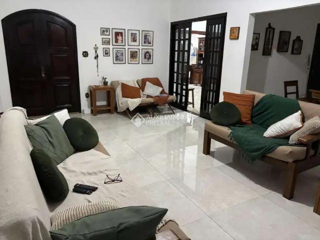 Casa venda em Região Imediata de Guaratinguetá, Região Metropolitana do Vale do Paraíba e Litoral Norte