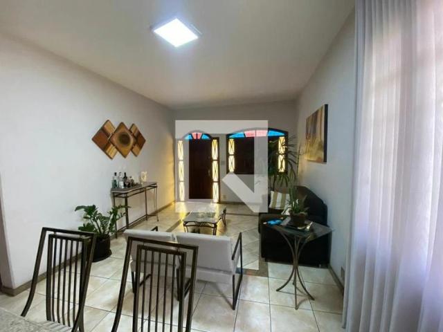 Casa venda em Vila Imbaúbas, Belo Horizonte