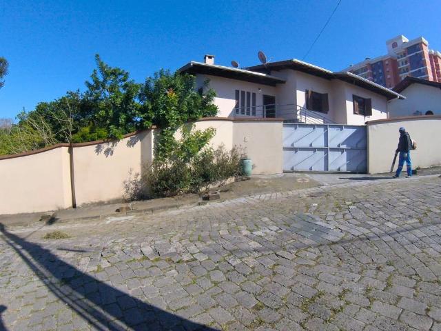 Casa venda em Blumenau, Região Geográfica Intermediária de Blumenau