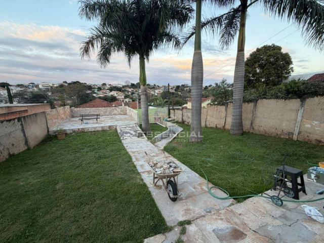 Casa venda em Botucatu, Região Geográfica Intermediária de Bauru