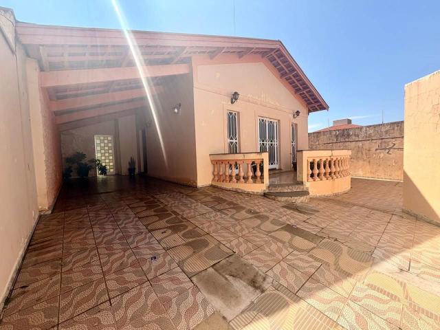 Casa venda em Botucatu, Região Geográfica Intermediária de Bauru