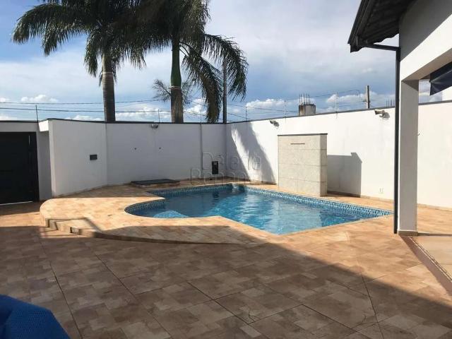 Casa venda em Botucatu, Região Geográfica Intermediária de Bauru