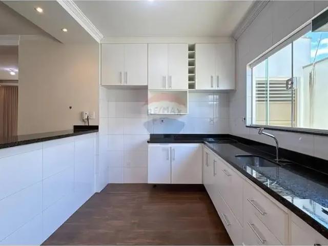 Casa venda em Botucatu, Região Geográfica Intermediária de Bauru