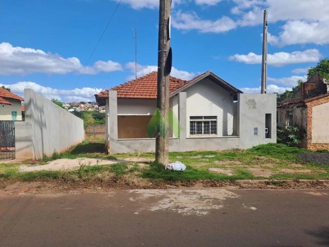 Casa venda em Botucatu, Região Geográfica Intermediária de Bauru