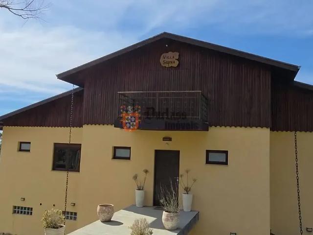 Casa venda em Camanducaia