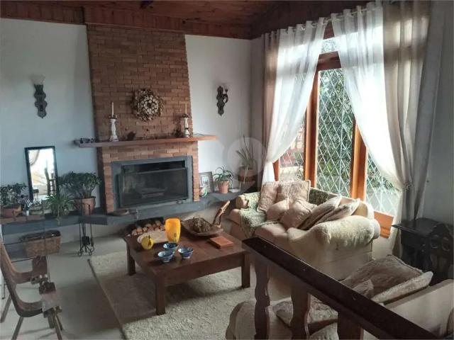Casa venda em Região Imediata de Taubaté-Pindamonhangaba, Região Metropolitana do Vale do Paraíba e Litoral Norte