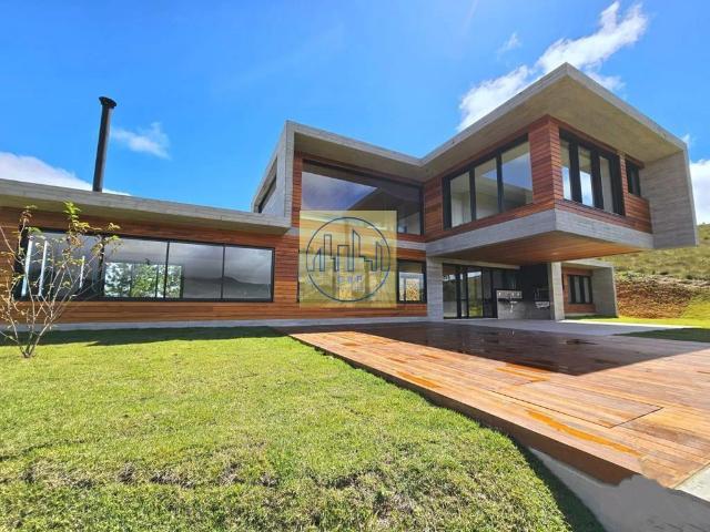 Casa venda em Campos do Jordão, Região Geográfica Intermediária de São José dos Campos