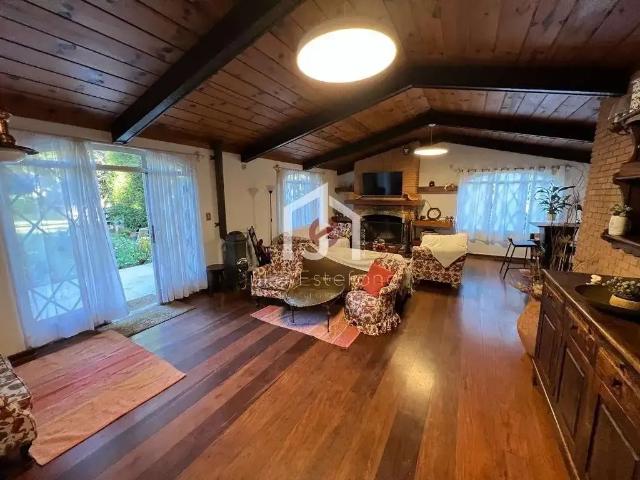 Casa venda em Região Imediata de Taubaté-Pindamonhangaba, Região Metropolitana do Vale do Paraíba e Litoral Norte