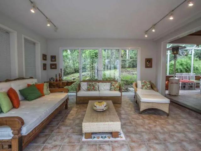 Casa venda em Região Imediata de Taubaté-Pindamonhangaba, Região Metropolitana do Vale do Paraíba e Litoral Norte