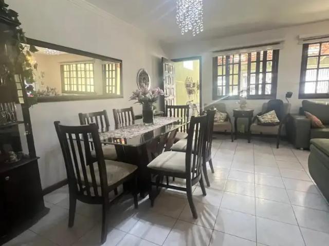 Casa venda em Boa Vista, Curitiba