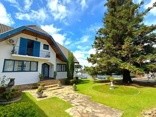 Casa venda em Bom Retiro, Curitiba