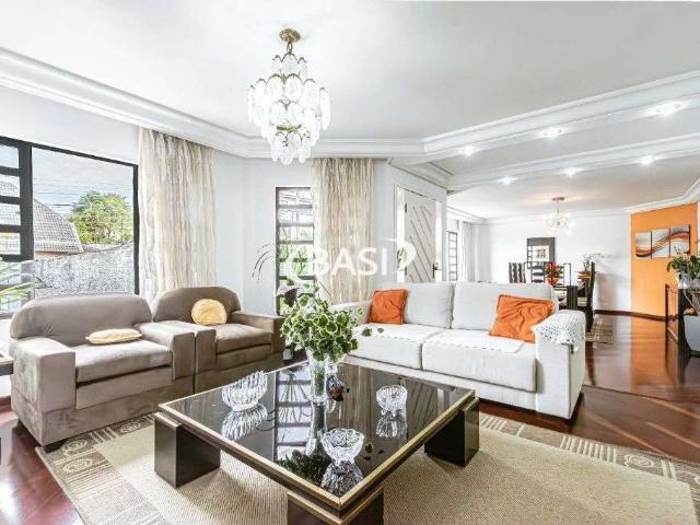 Casa venda em Bom Retiro, Curitiba
