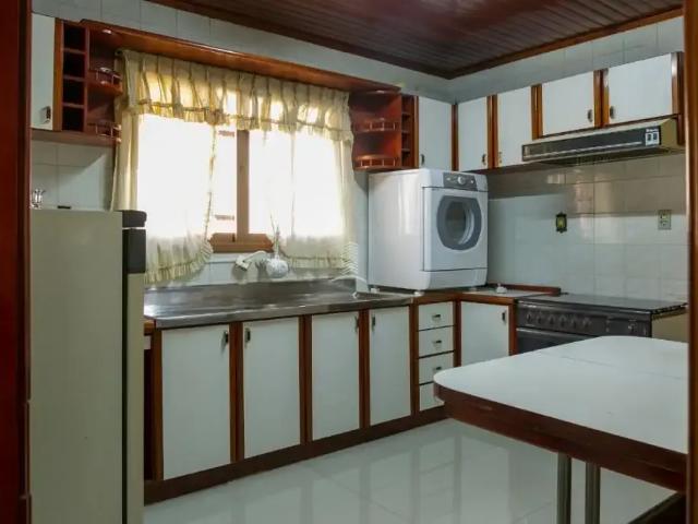 Casa venda em Farroupilha, Região Geográfica Intermediária de Caxias do Sul