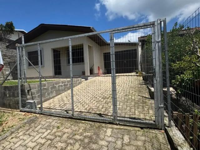 Casa venda em Farroupilha, Região Geográfica Intermediária de Caxias do Sul