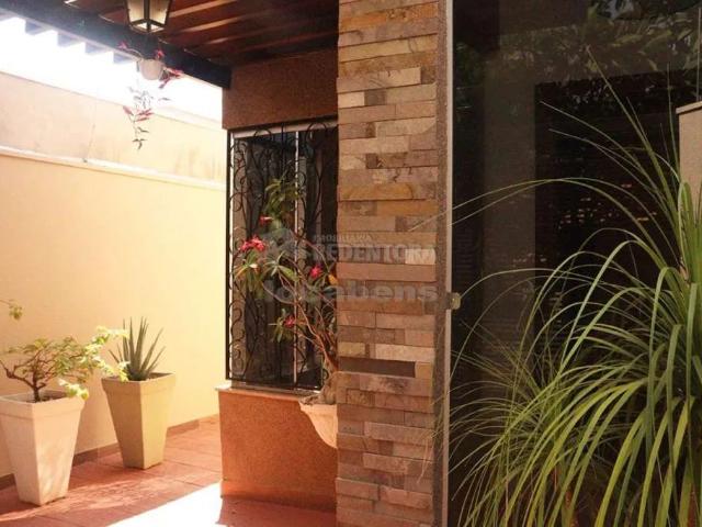 Casa venda em Fernandópolis, Região Geográfica Intermediária de São José do Rio Preto