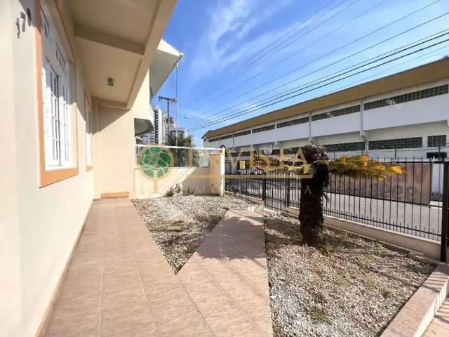 Casa venda em Região Geográfica Imediata de Florianópolis, Desterro