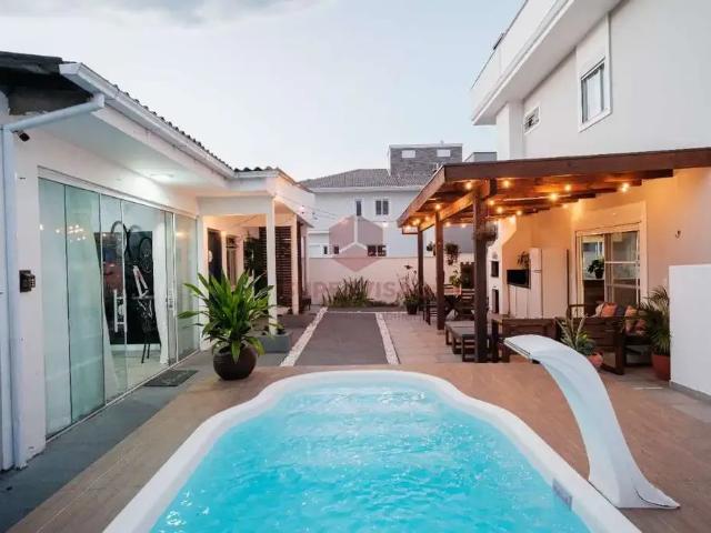 Casa venda em Daniela, Florianópolis