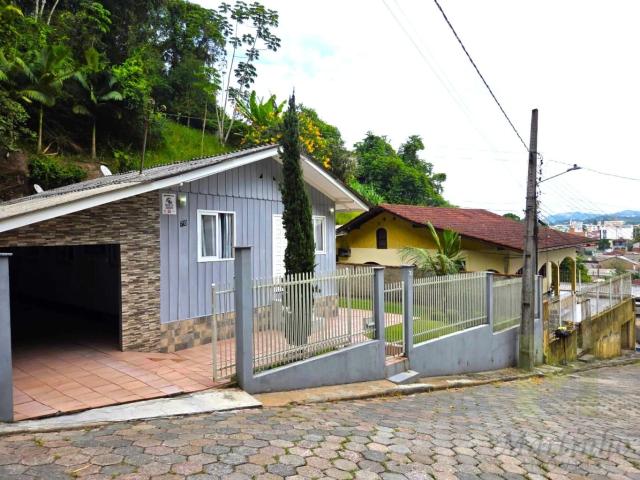 Casa venda em Gaspar, Região Geográfica Intermediária de Blumenau