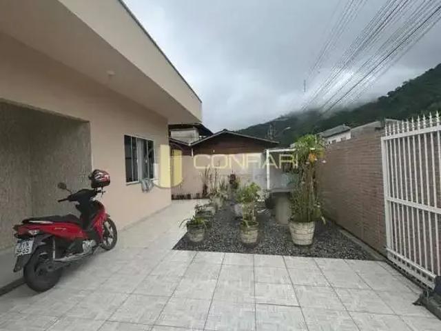 Casa venda em Sertãozinho, Itapema