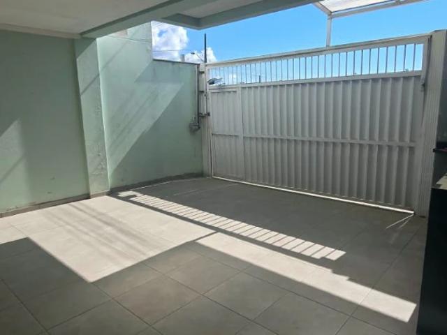 Casa venda em Meia Praia, Itapema