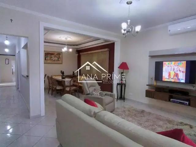 Casa venda em Região Imediata de São José dos Campos, Região Metropolitana do Vale do Paraíba e Litoral Norte