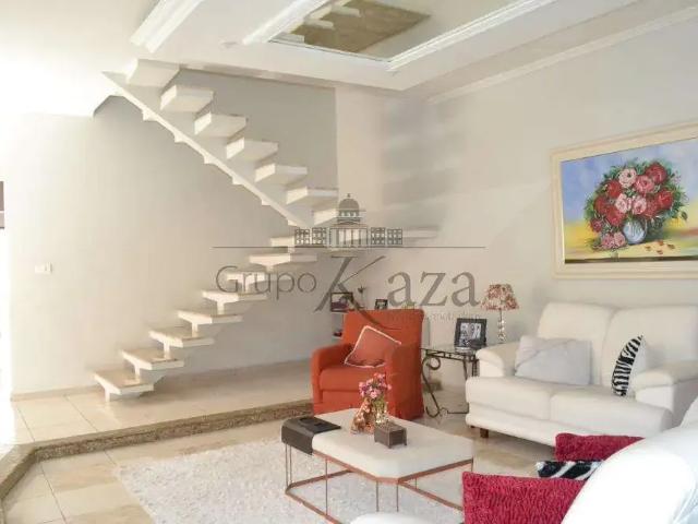 Casa venda em Região Imediata de São José dos Campos, Região Metropolitana do Vale do Paraíba e Litoral Norte
