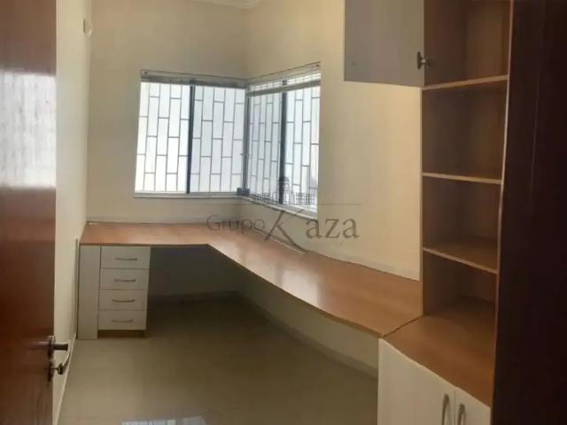 Casa venda em Região Imediata de São José dos Campos, Região Metropolitana do Vale do Paraíba e Litoral Norte