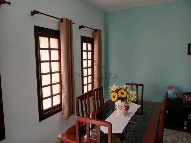 Casa venda em Região Imediata de São José dos Campos, Região Metropolitana do Vale do Paraíba e Litoral Norte