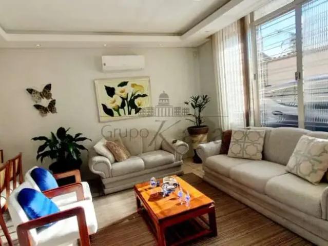 Casa venda em Jardim Siesta, Jacareí