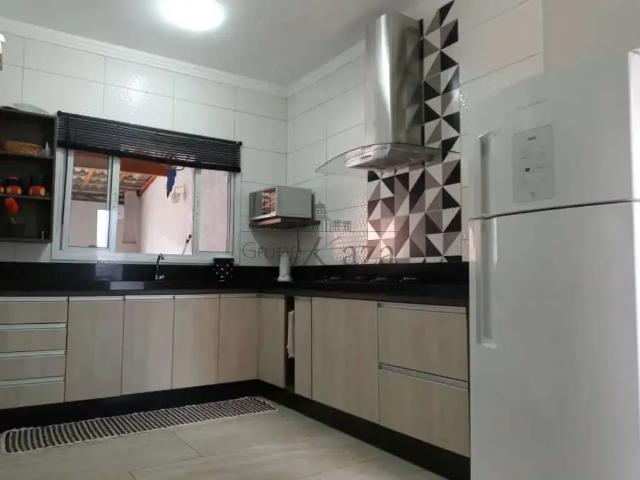Casa venda em Região Imediata de São José dos Campos, Região Metropolitana do Vale do Paraíba e Litoral Norte