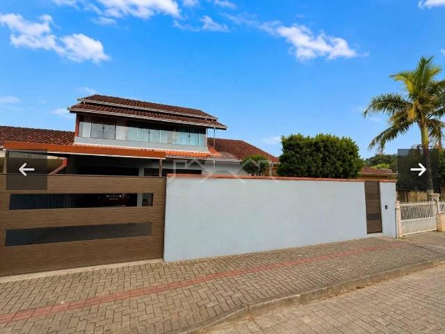 Casa venda em Joinville, Região Geográfica Intermediária de Joinville