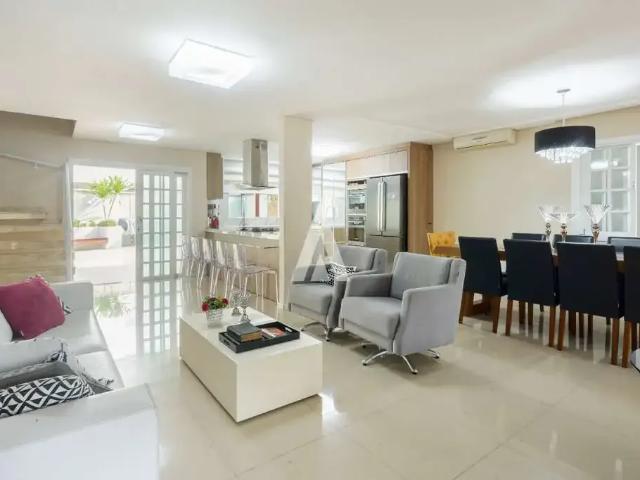 Casa venda em Região Geográfica Imediata de Joinville, Joinville