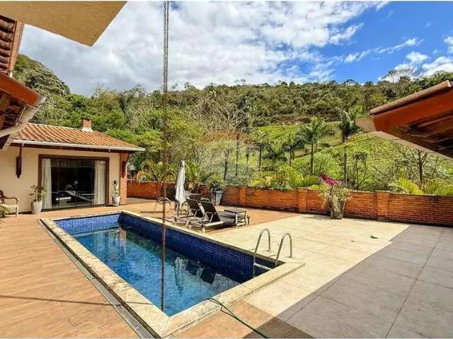 Casa venda em Juiz de Fora, Região Geográfica Intermediária de Juiz de Fora