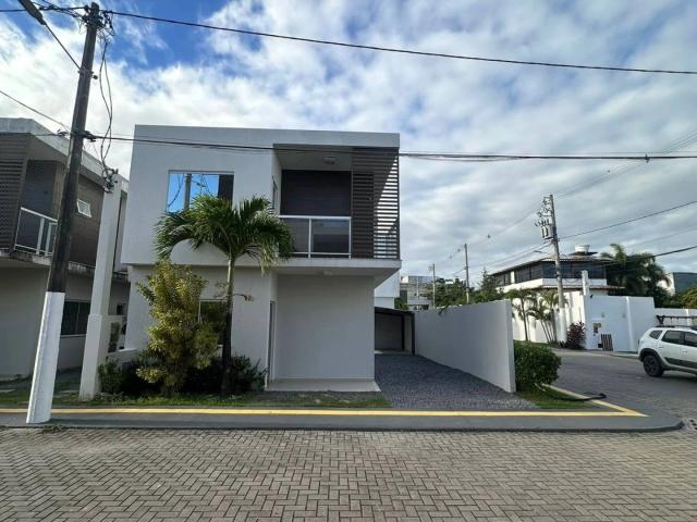 Casa venda em Lauro de Freitas, Região Geográfica Intermediária de Salvador