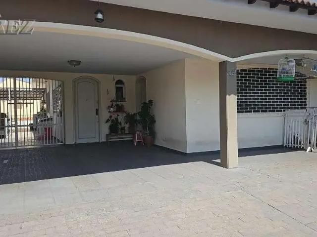 Casa venda em Região Geográfica Imediata de Londrina, Londrina