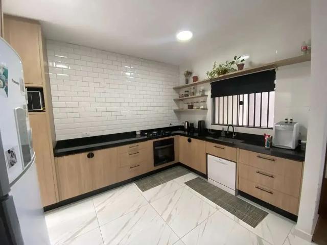 Casa venda em Região Geográfica Imediata de Londrina, Londrina