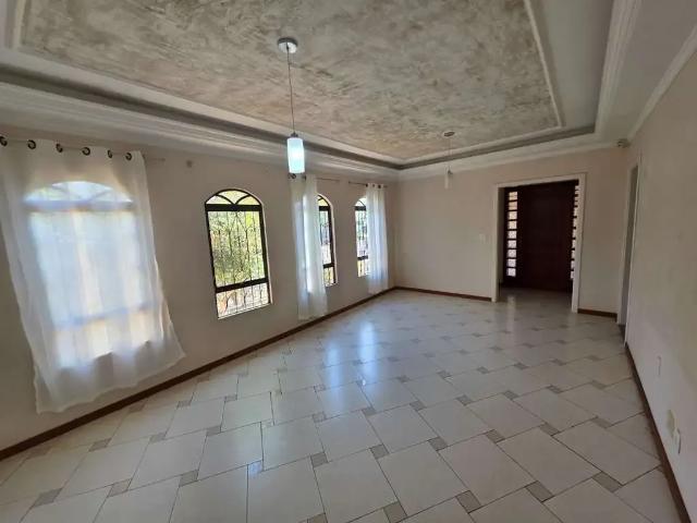 Casa venda em Região Geográfica Imediata de Londrina, Londrina