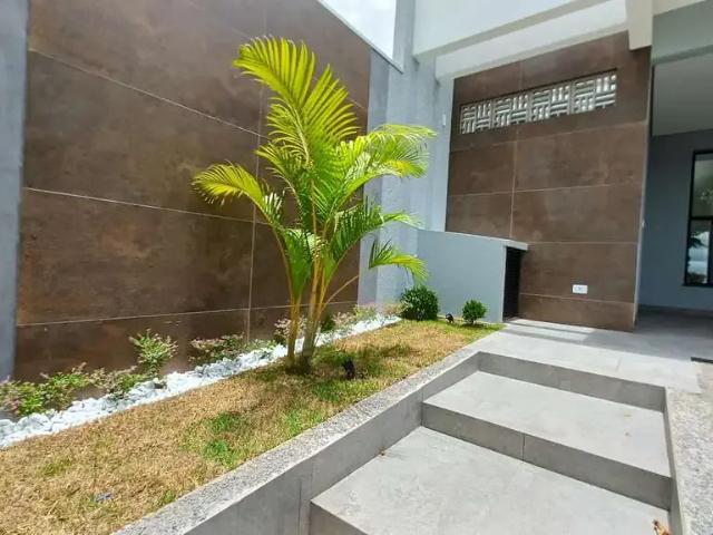 Casa venda em Região Geográfica Imediata de Maringá, Maringá