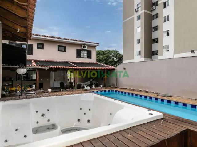 Casa venda em Região Geográfica Imediata de Maringá, Maringá