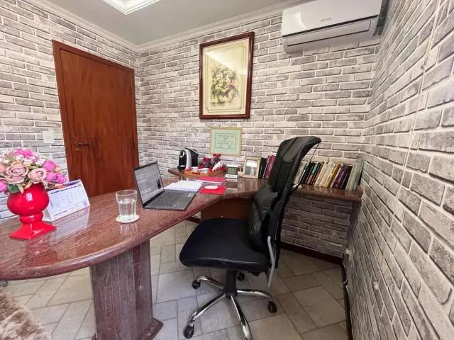 Casa venda em Região Geográfica Imediata de Maringá, Maringá