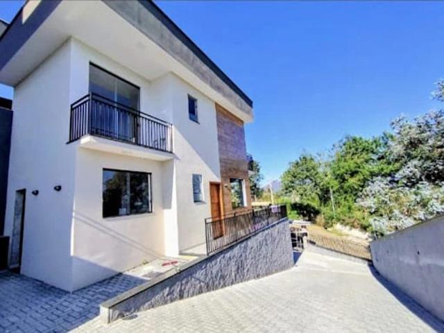 Casa venda em Nova Friburgo