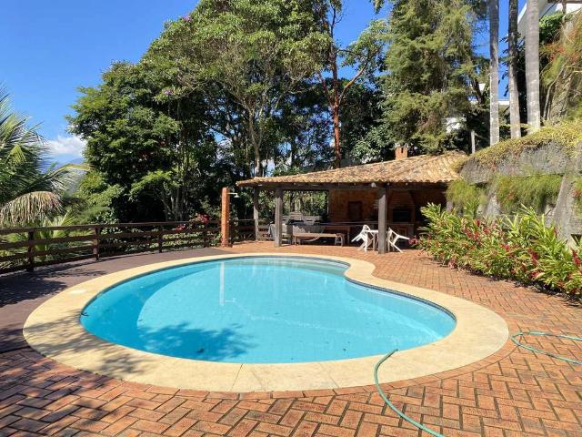Casa venda em Cascatinha, Petrópolis
