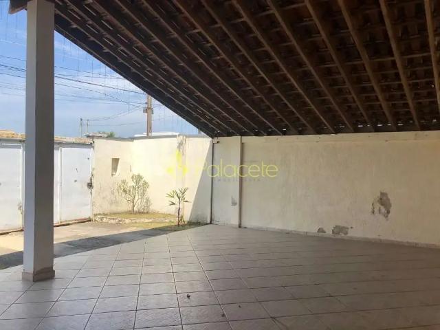 Casa venda em Região Imediata de Taubaté-Pindamonhangaba, Região Metropolitana do Vale do Paraíba e Litoral Norte