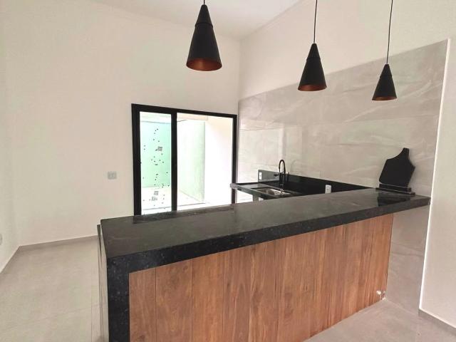Casa venda em Região Imediata de Taubaté-Pindamonhangaba, Região Metropolitana do Vale do Paraíba e Litoral Norte