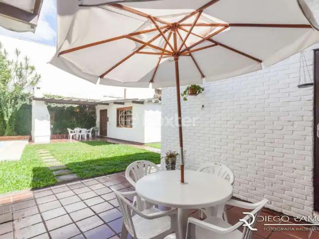Casa venda em Chácara das Pedras, Porto Alegre