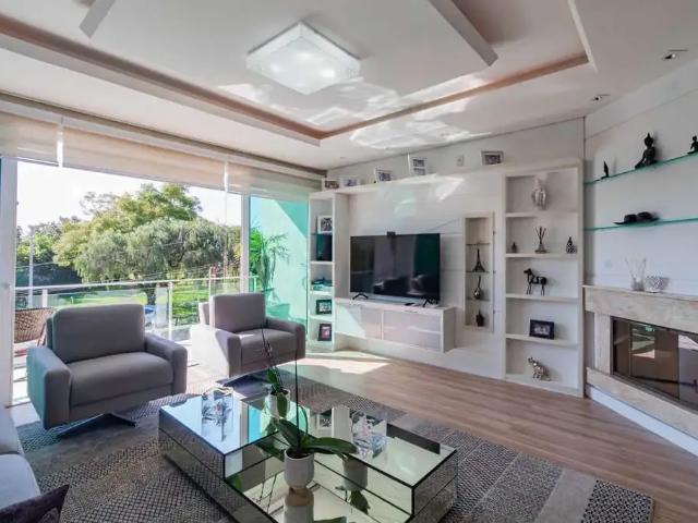 Casa venda em Costa e Silva, Porto Alegre
