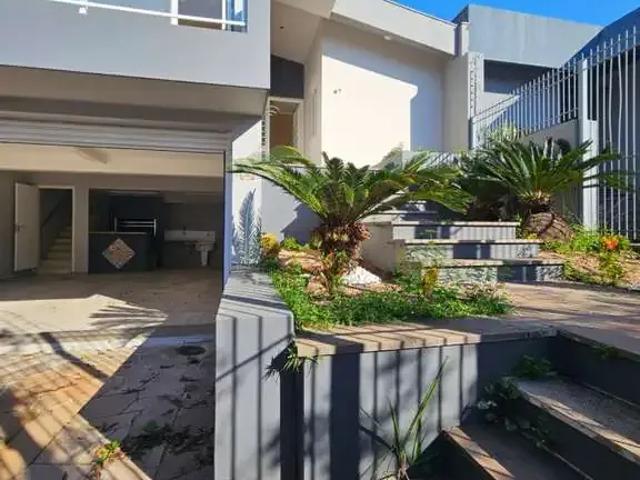Casa venda em Jardim Lindóia, Porto Alegre