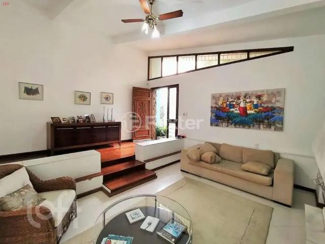 Casa venda em Passo da Areia, Porto Alegre