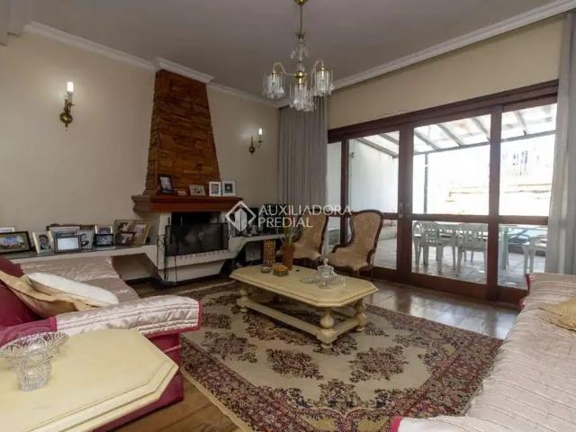 Casa venda em Passo da Areia, Porto Alegre