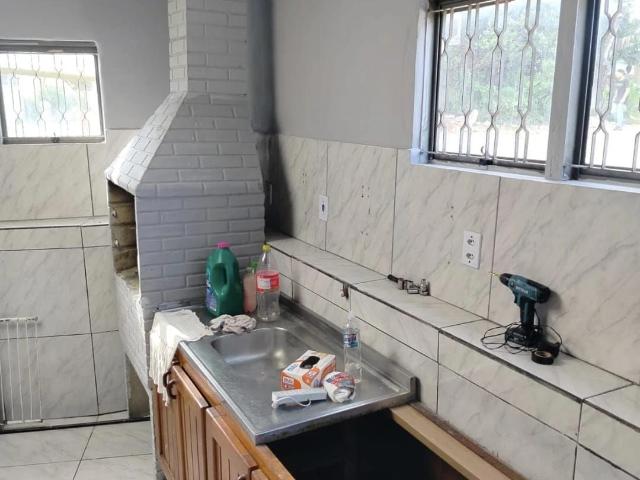 Casa venda em Conjunto Habitacional Rubem Berta, Porto Alegre